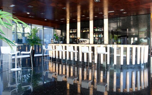 Hotel Maydrit Airport