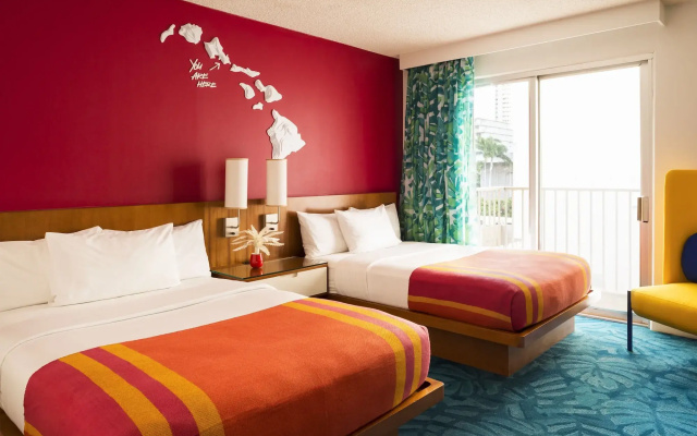Shoreline Hotel Waikiki - Image 4