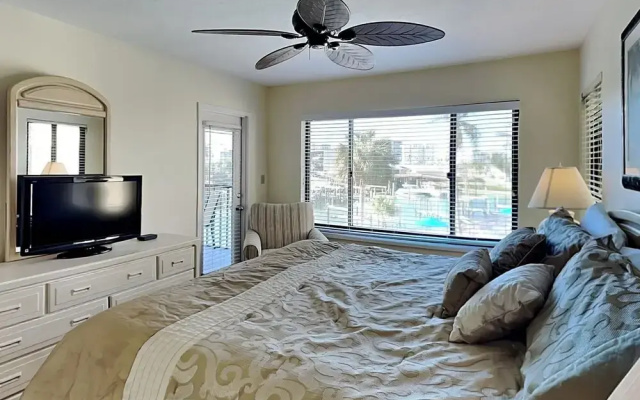 Santa Maria 208 by Distinctive Beach Rentals