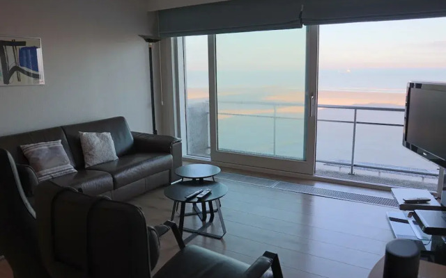 Apartment in Nieuwpoort With Sea Views