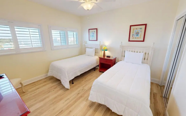 Beach House 602a 2 Bedroom Condo