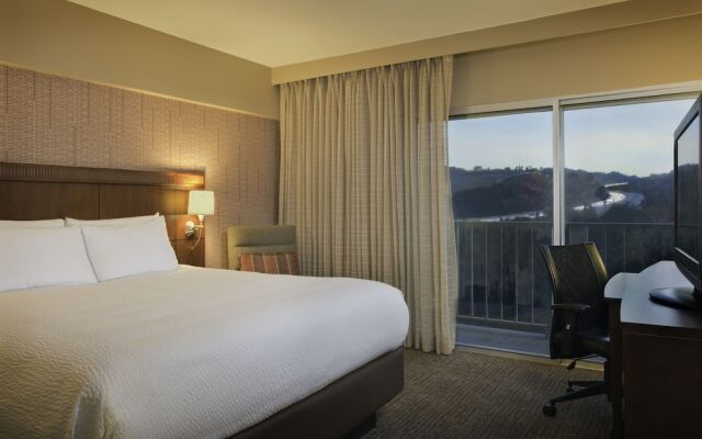 Courtyard By Marriott Los Angeles - Sherman Oaks