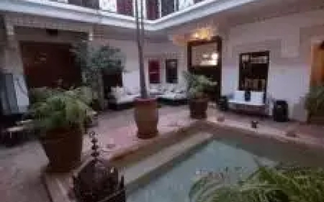 Riad Les Nuits De Marrakech