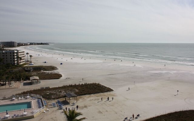 Jamaica Royale 802 - 2 Br Condo