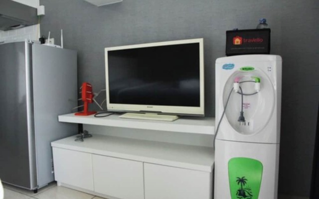 Modern and Comfortable Studio Apartment Springlake Summarecon near Summarecon