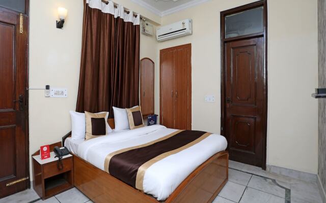 OYO 24421 Classic Hotel