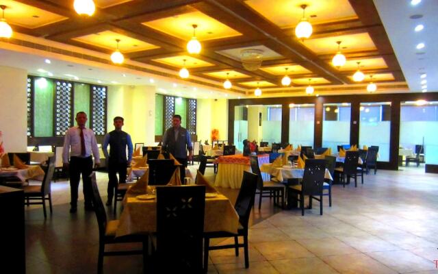 Le Tokyo Hotel Sanand