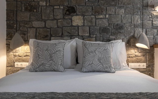 Manesis Suites