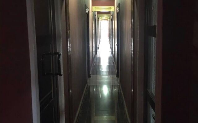 Riklyn Hotel