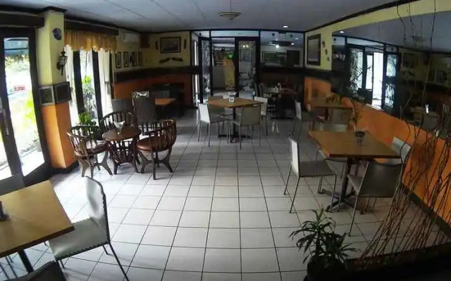 Hotel Feri Merak