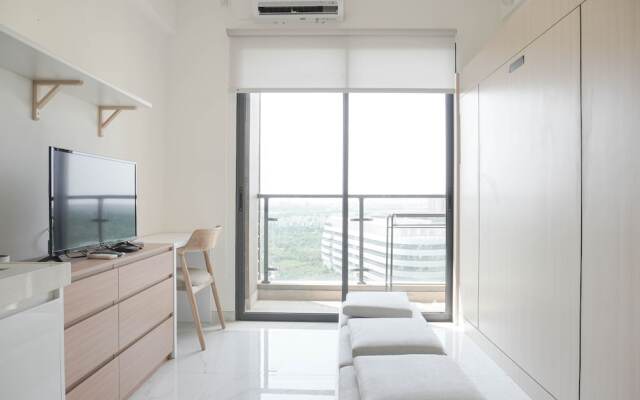 Warm And Cozy Stay Studio At Sky House Bsd Apartment