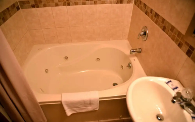 Swan Hotel & Suites