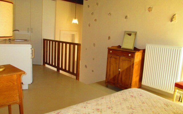 Studio in Roumeli, With Pool Access, Enclosed Garden and Wifi