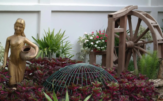 Mowin Boutique Hotel & Residence