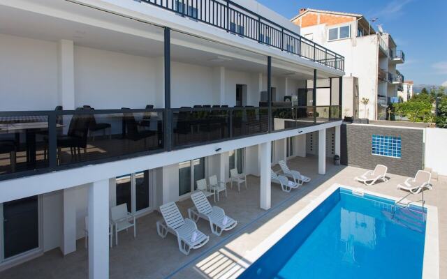 Room-all Saints Suites B&b Kastela