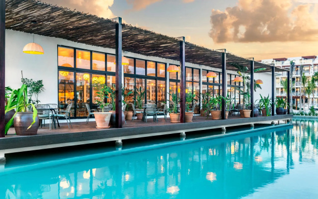 Курортный отель Ocean Riviera Paradise