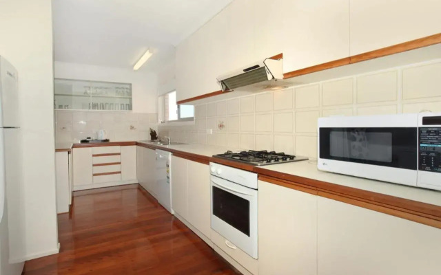 10 Barra Crescent, Coolum Beach