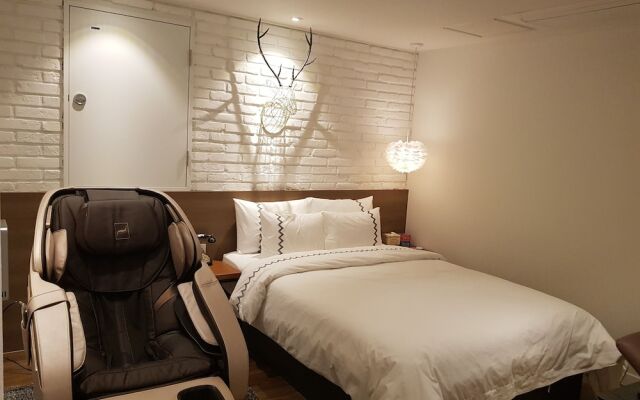 Mari Hotel
