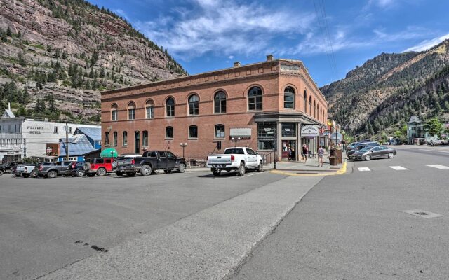 Updated Rustic-chic Condo on Ouray's Main Street!