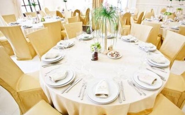 Guest Accommodation Atrium Gulin