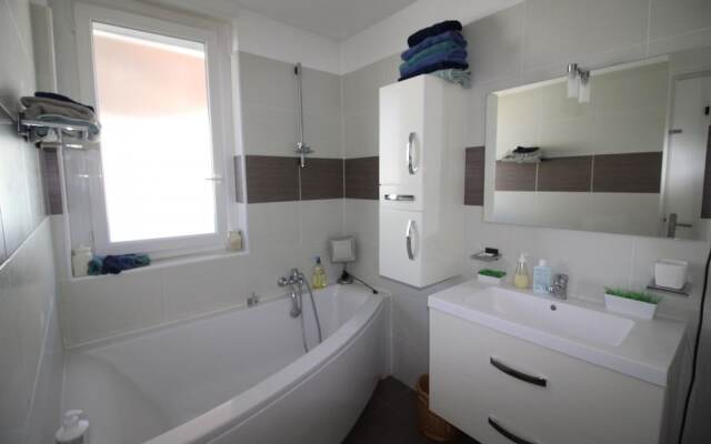 Nice Booking - Fleurs Terrasse Parking