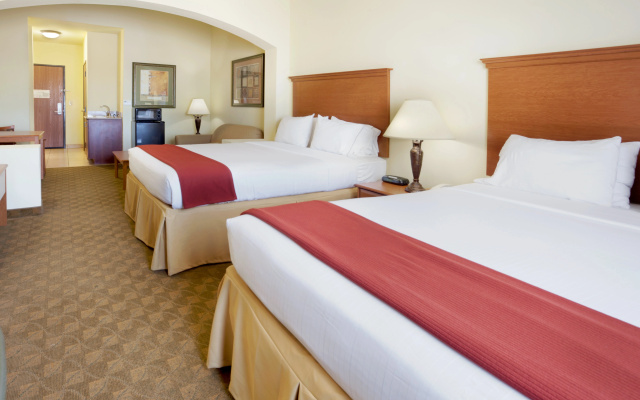 Holiday Inn Express & Suites Zapata by IHG