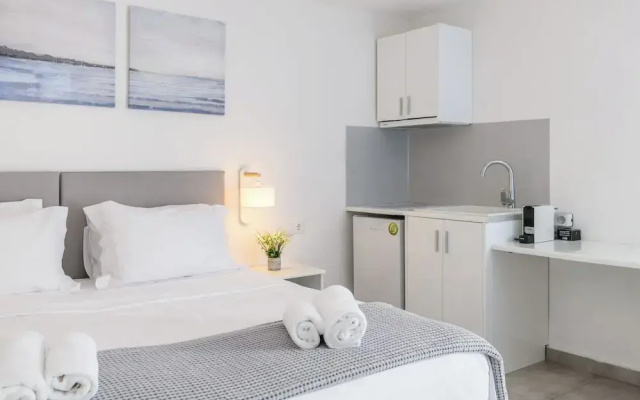 Eleven Keys Mykonos Suites