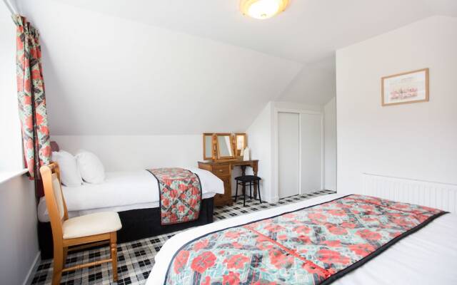 Juniper Hill, Loch Achilty