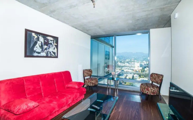 Hollywood Sierra Apartment