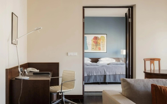 Отель Bergs Suites - фото 4