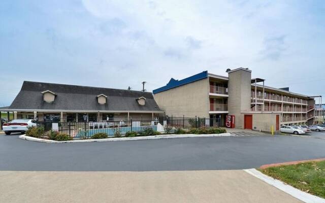 Rodeway Inn