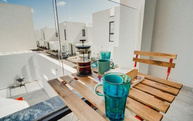 SunnyVillas 4BR New Villa Private Pool in Pernera