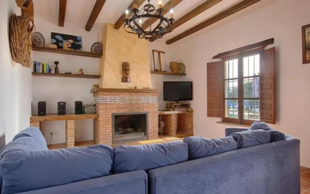 Cada Adrian Almachar by Ruralidays