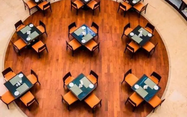 Greentown Island Lake Resort Hotel