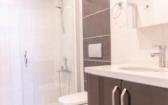 Spacious Flat with Pool in Kusadasi