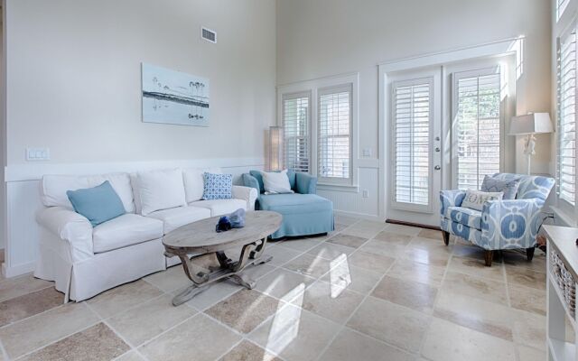 1383 Laurel Grove