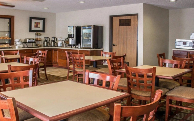 Quality Inn East Liverpool OH