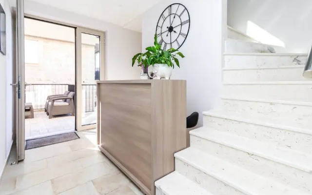Apartments Maestral