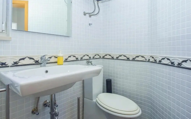 Amazing Home in Pisak with Hot Tub, WiFi & 4 Bedrooms