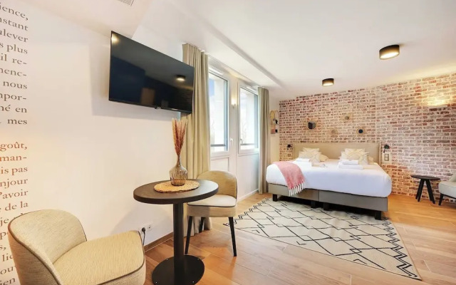 Cosy Studio With Rooftop and A/C - 2P - Vanves