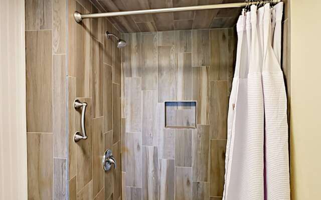 122 Sea Breeze - Sutdio Condo