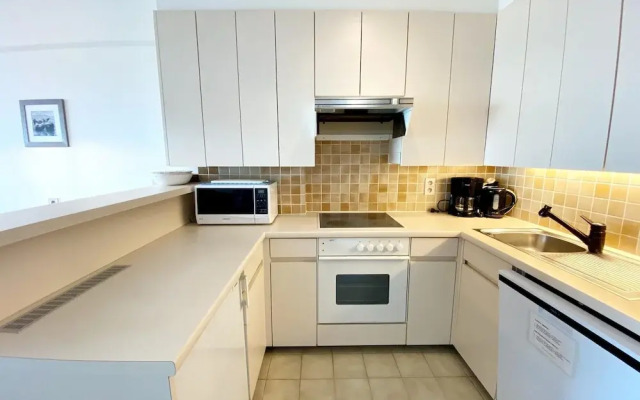 Beachside Modern Retreat