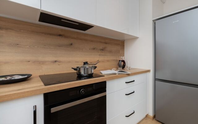 Bright Apartment Gdansk by Renters