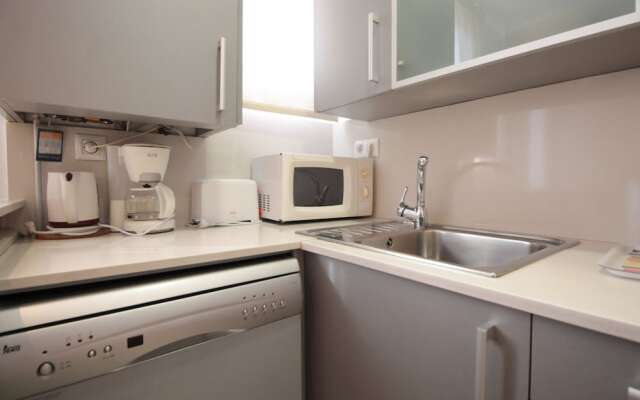 F03 Apartment with private rooftop