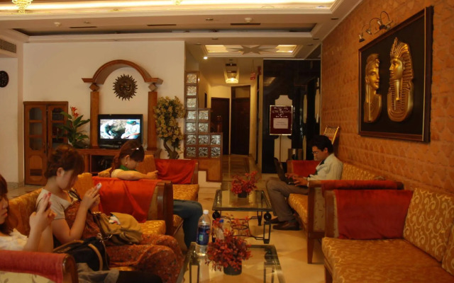 Hotel Metro Heights