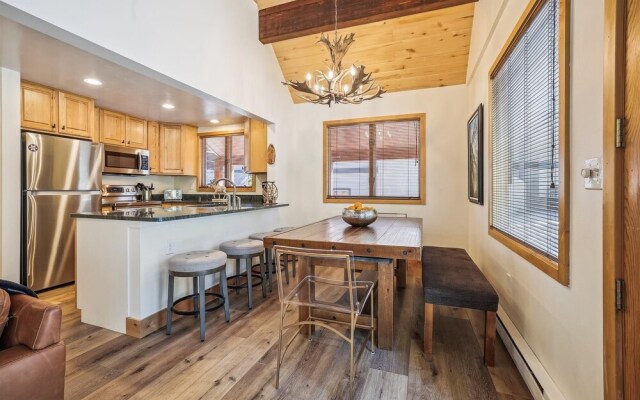 Freeride Haus 3 Bedroom Home by RedAwning