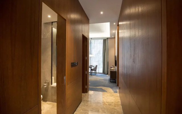 Spring Posh Roadsun International Hotel & Resort