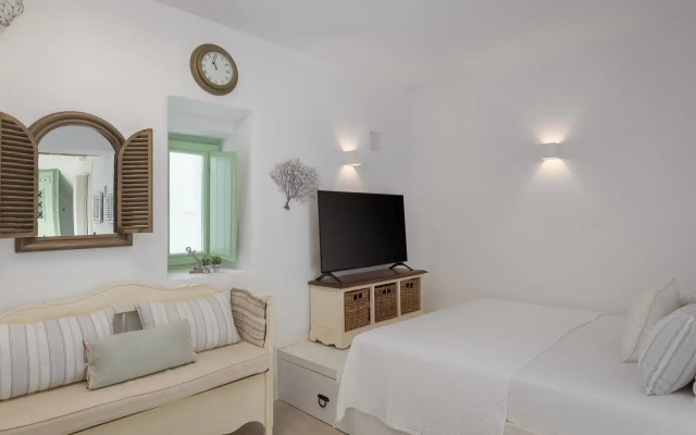 Porto Sereno Andros Suites