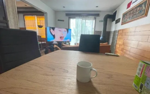 Japanese Room and Living Room in Tokyo Downtown House