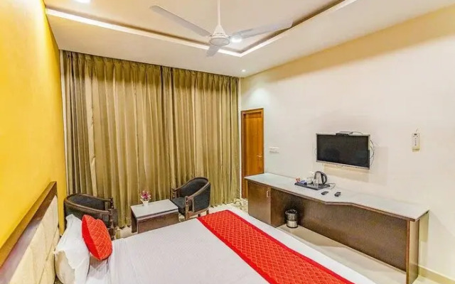 Fabhotel Prime Manor